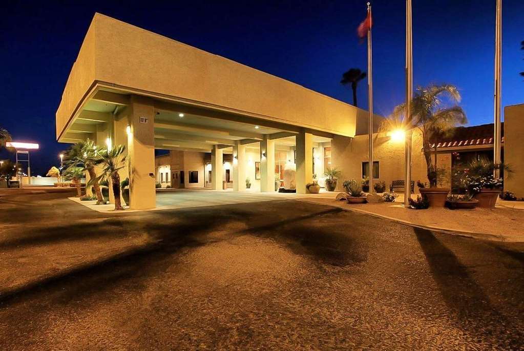 Ramada By Wyndham Tucson Hotel Exterior foto